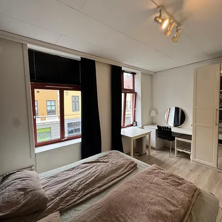 Super Centrally Located In The Center Of * Bergen