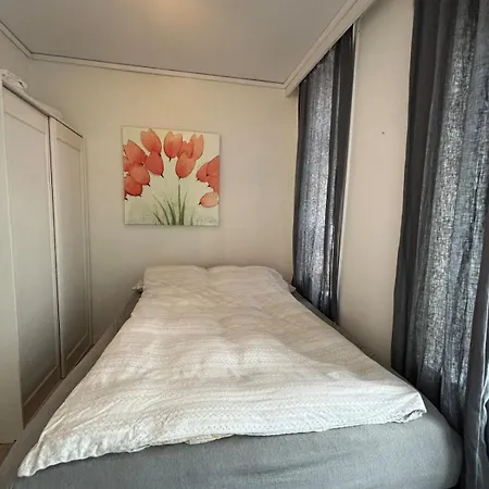 Super Centrally Located In The Center Of Apartment *