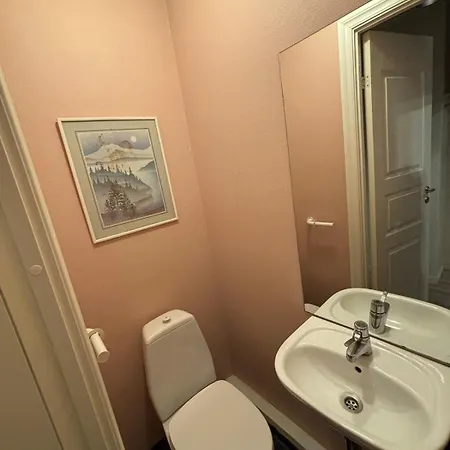 Super Centrally Located In The Center Of Apartment Bergen